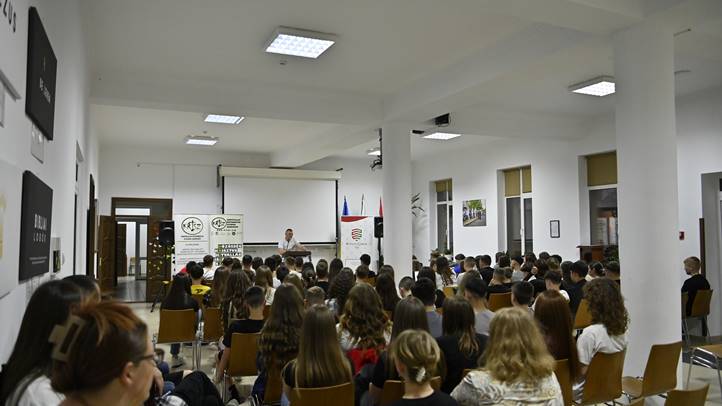 KRISZ: konfirmandus hétvége Nagydobronyban - Istenhez tartozom. Fotó: Szimkovics Tibor