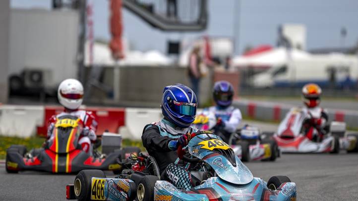 Beni és Ákos a Slovak Karting Centerben. Fotó: Hajóka Sport Fotó