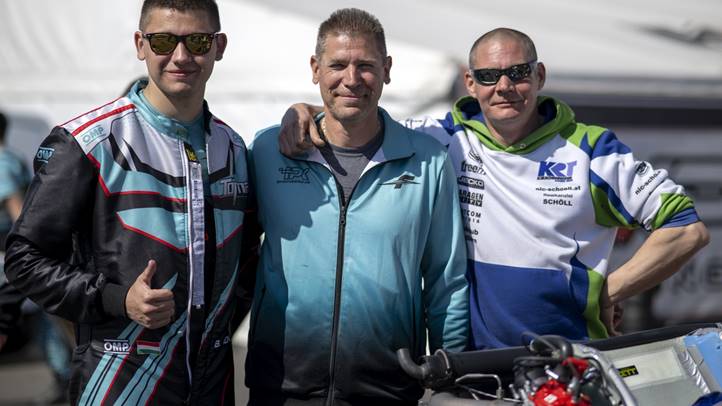 Beni és Ákos a Slovak Karting Centerben. Fotó: Hajóka Sport Fotó