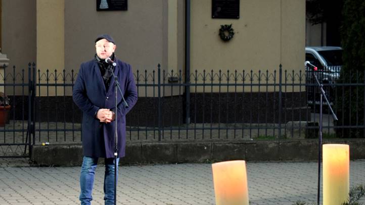 Meggyújtották az adventi koszorú negyedik gyertyáját - Ég a szeretet lángja Beregszászban is