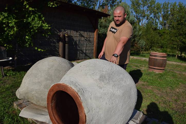 Legyen természetes, ami finom - Borok amforában. Fotó: Kárpátinfó/ Kovács Elemér