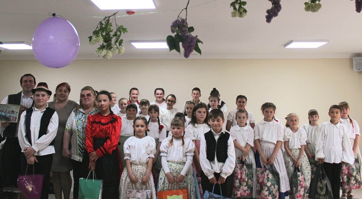 Anyák napi vasárnap délután Haláboron