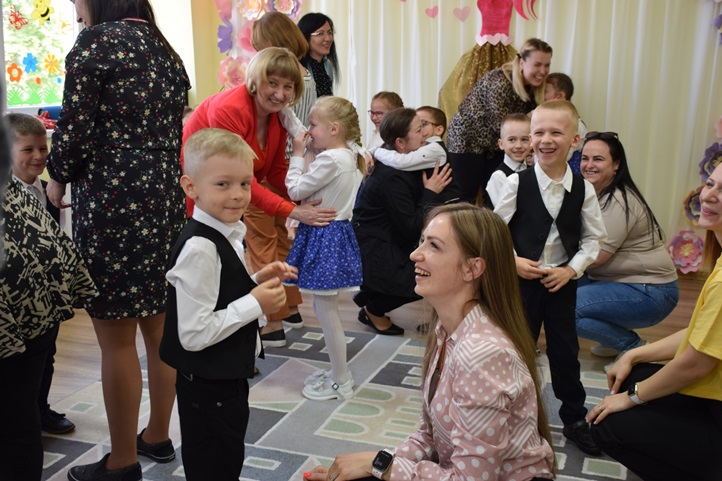 Anyák napi ünnepség a P. Frangepán Gimnázium beregszászi bázisóvodájában. Fotó: Kárpátinfo/Kovács Erzsébet