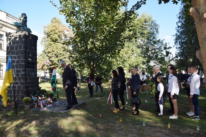 A mártír honvédtábornokokra emlékeztek Nagyszőlősön. Fotó: Kárpátinfo/Kovács Elemér