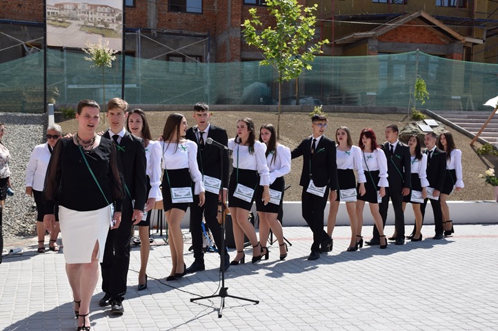 Ballagási ünnepség a Beregszászi Bethlen Gábor Líceumban. Fotó: Kovács Elemér