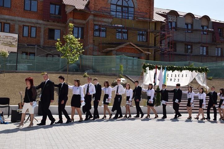 Ballagási ünnepség a Beregszászi Bethlen Gábor Líceumban. Fotó: Kovács Elemér