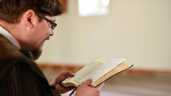 Beszélgetés Barta Ferenc református lelkésszel – Isten itt is meg tudja áldani az övéit