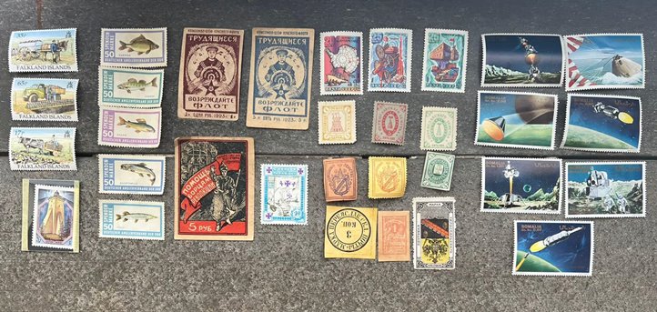 Bélyeg ritkaságokkal buktak le az asztélyi határátkelőn. Fotó: Kárpátaljai vámhivatal