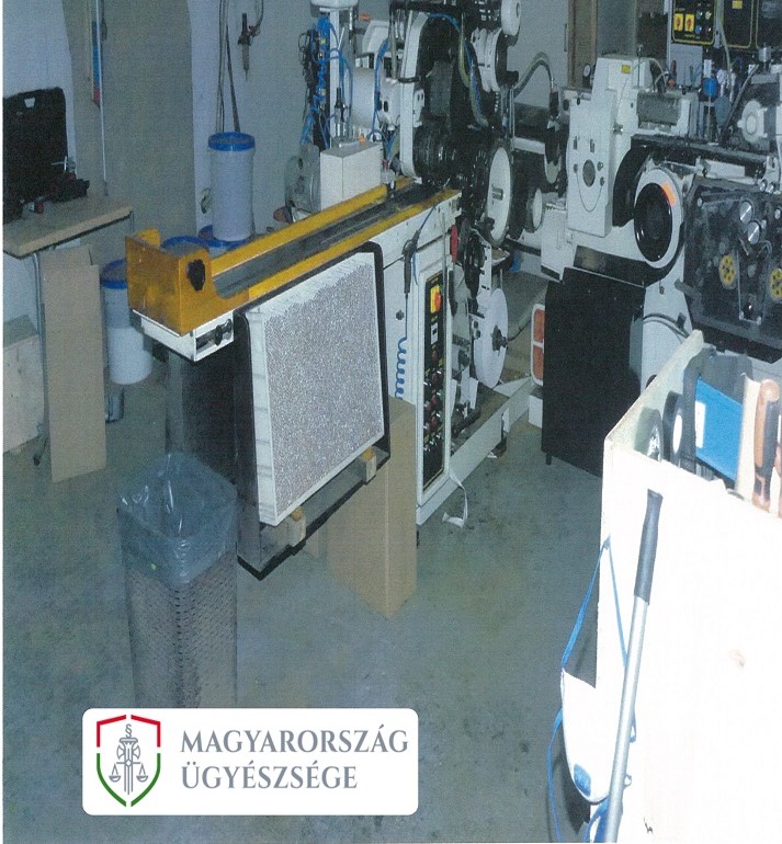 Illegális cigarettagyárra csapott le a NAV