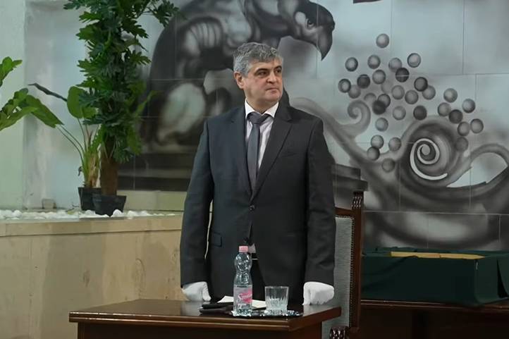 Díszdoktori címet kapott Csernicskó István, a Rákóczi Egyetem rektora. Fotó: Miskolci Egyetem YouTube csatornája