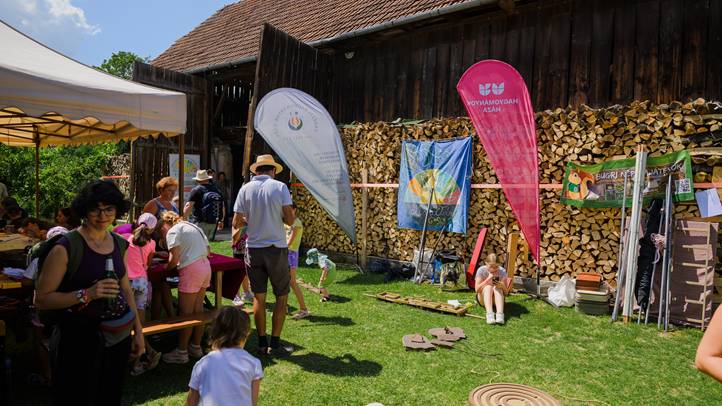 A világot jelentő zene Kalotaszeg szívében - A Méra Világzenei Csűrfesztivál. Fotó: Hagyományok Háza Hálózat
