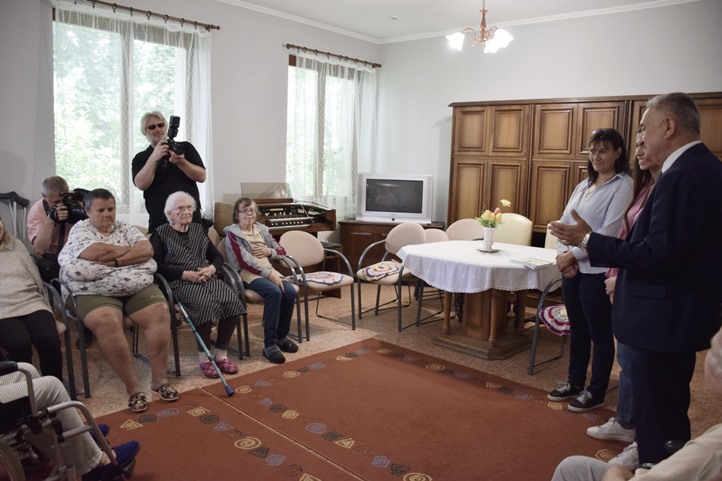 A KRE Diakóniai Központjába is ellátogatott a kormányszóvivő. Fotó: Kárpátinfo/Kovács Erzsébet