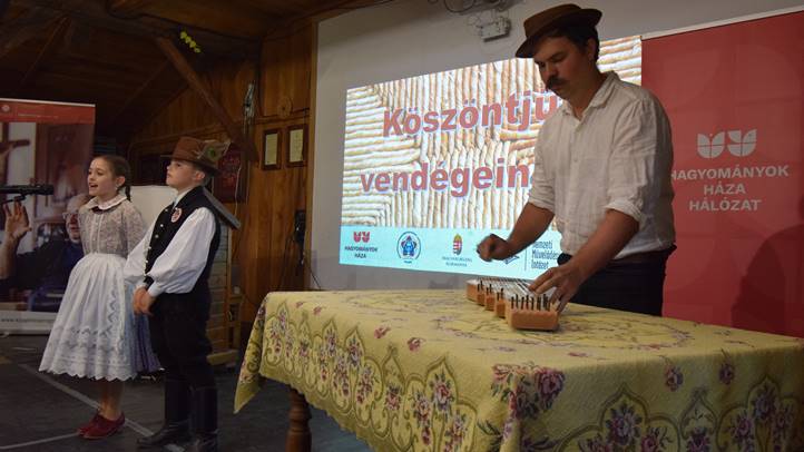 Kiscsőszi szőttes - Konferencia az értékőrzés jegyében. Fotó: Hagyományok Háza