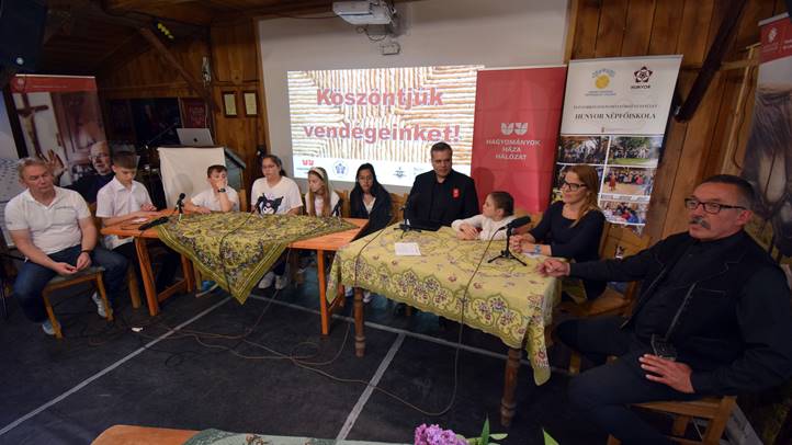 Kiscsőszi szőttes - Konferencia az értékőrzés jegyében. Fotó: Hagyományok Háza