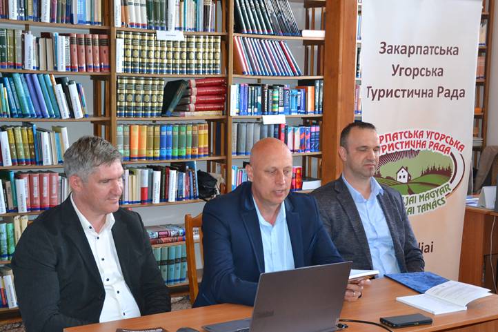 Könyvbemutató a Rákóczi Egyetemen - A Beregszászi kistérség turisztikai almanachját méltatták
