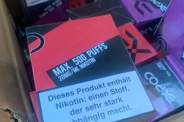 Elektromos cigaretták csempészetét akadályozták meg az ukrán-szlovák határon. Fotó: Ukrán Állami Határőrszolgálat