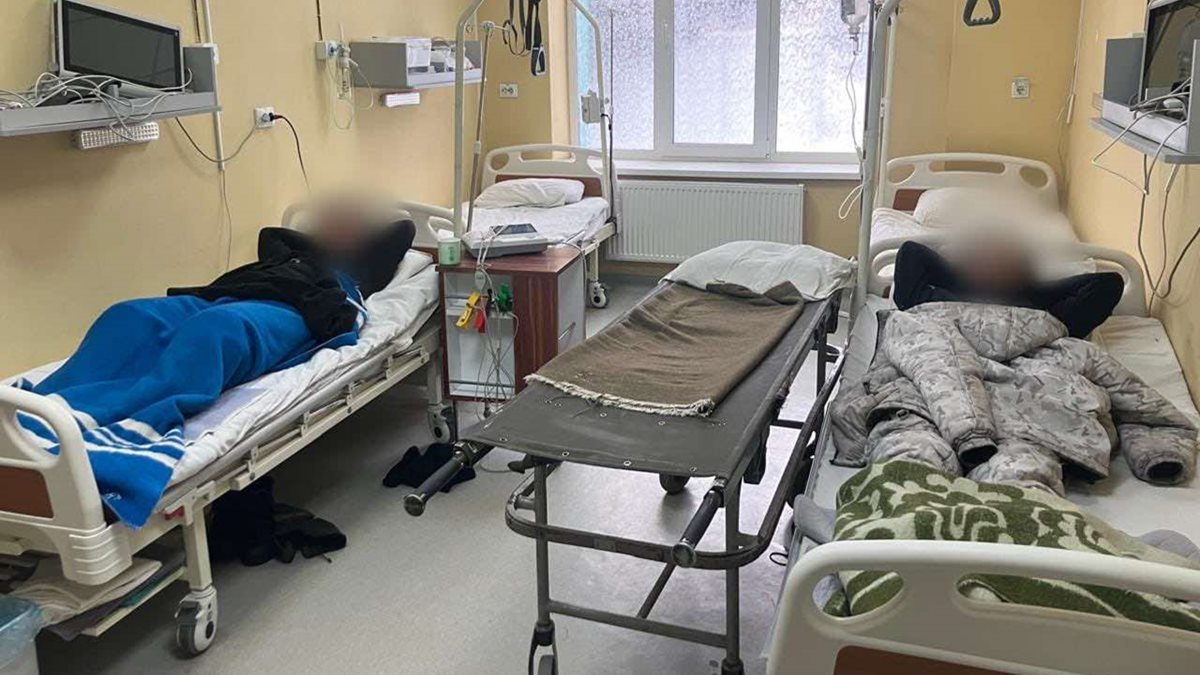 Három ukrán férfi hét napig bolyongott a hófödte hegyekben a román határt keresve. Fotó: Ukrán Állami Határőrszolgálat