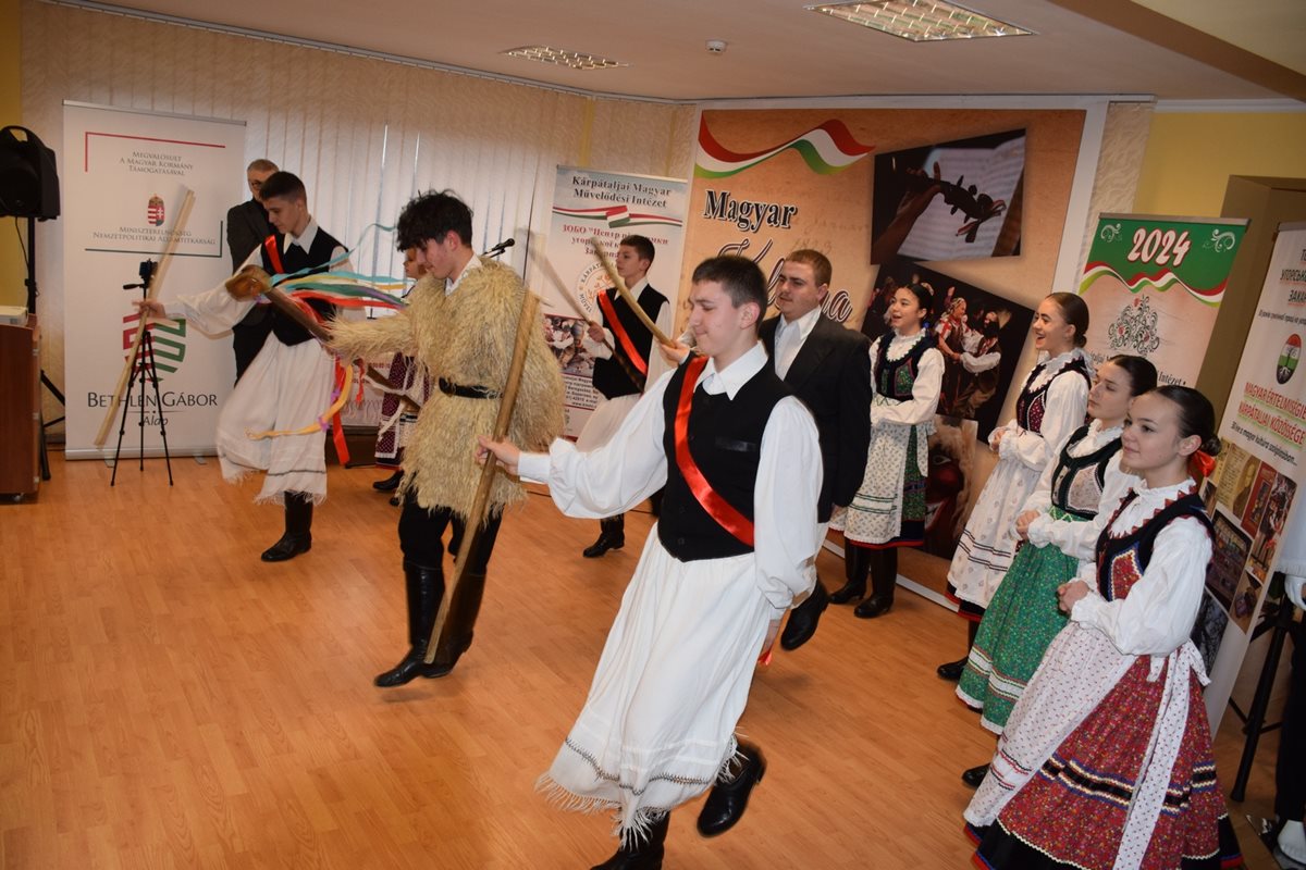 Értelmiségi fórum a beregszászi Európa-Magyar Házban - A magyar kultúra napja: értékeket őrzünk, értékeket teremtünk. Fotó: Kárpátinfo/Kovács Elemér