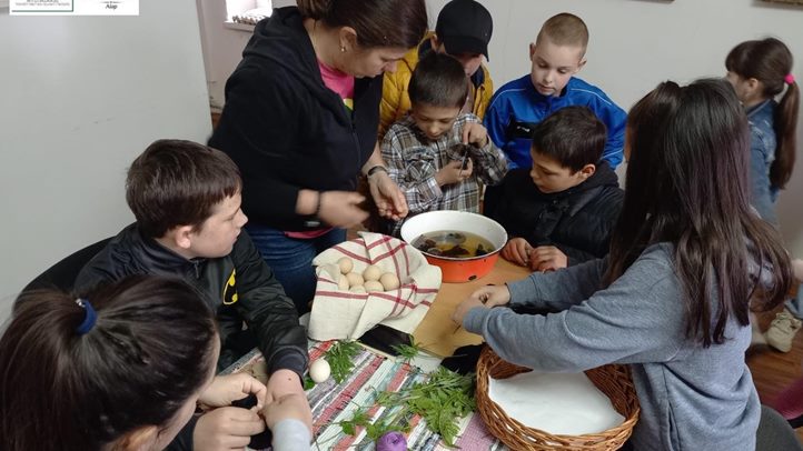 Tavaszi kézműves foglalkozások a KMNE-ben