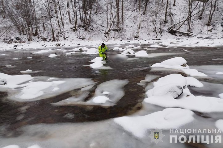 Kárpátalján egy autó a folyóba zuhant, egy 35 éves nő életét vesztette. Fotó: Nemzeti Rendőrség
