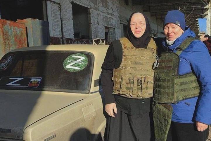 Beszivárogtak a NATO-ba Vlagyimir Putyin golyóálló mellényt viselő kémapácái