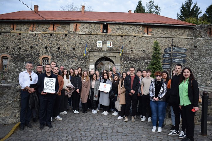Történelmi előadás és honismereti szakmai tanulmányút az ’56-os eseményekre emlékezve