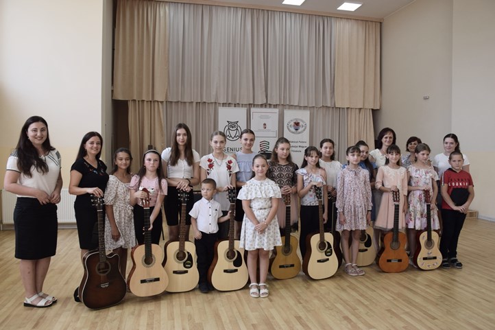 Gitár-, ének- és verstábor Gejőcön - Közösségépítés, megmaradáserősítés. Fotó: Kovács Erzsébet