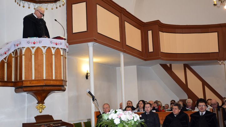 Az igehirdetés szolgálatát Zán Fábián Sándor, a Kárpátaljai Református Egyházkerület püspöke végezte. Fotó: Kárpátinfó/ Kovács Erzsébet