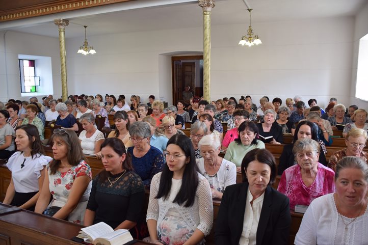 Hálaadó istentisztelet Bátyúban - Hitvallás a templomfelújítás: van jövője ennek a népnek. Fotó: Kárpátinfo/Kovács Erzsébet
