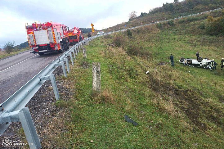 A Kárpátalján történt közúti balesetben ketten életüket vesztették, egy ember pedig kórházba került. Fotó: DSZNSZ