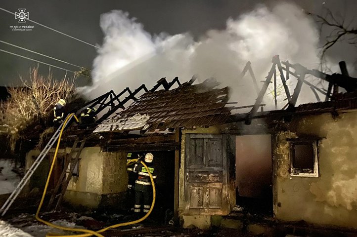 Kárpátalján, az Ungvári járásban található Turica (Nagyturjaszög) községben a nyári konyhában keletkezett tűzben életét vesztette egy 67 éves férfi. Fotó: DSZNSZ