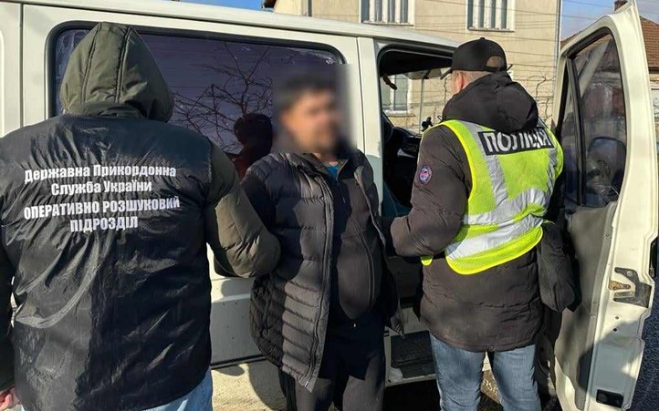 A rendfenntartók azonosították a csempészt. Fotó: Ukrán Állami Határőrszolgálat