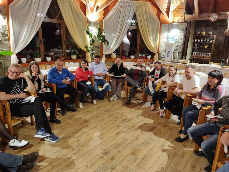 A hétvégi program péntek este kezdődött egy közös vacsorával. Majd az ismerkedés nagyon vidám hangulatban zajlot