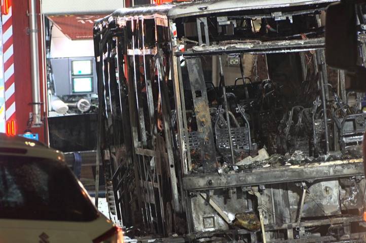 Kép a buszról a tűzeset után (Forrás: X.com)