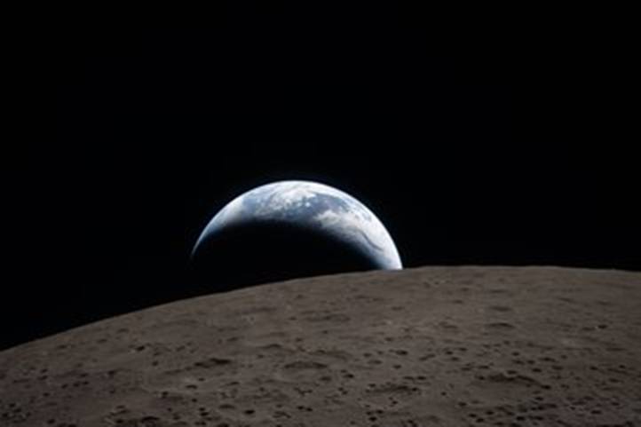 Földlemente. Kiemelt kép forrása: NASA