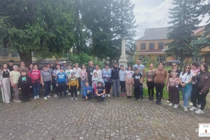 Honismereti kiránduláson a nagycsaládosok