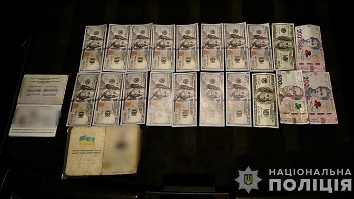 2000 dollárért segítette az illegális határátlépést a szürtei férfi. Fotó: Nemzeti Rendőrség