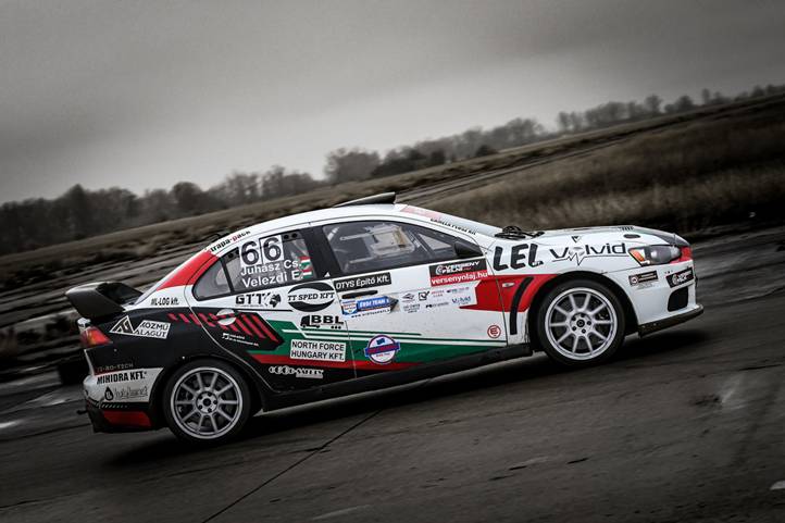 Ahol lehet ott meghúzom a kézit! Fotó: Hajóka SportFotó