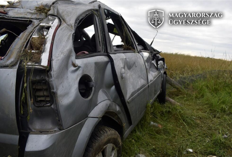 A melléklet képen a jármű látható a baleset után.