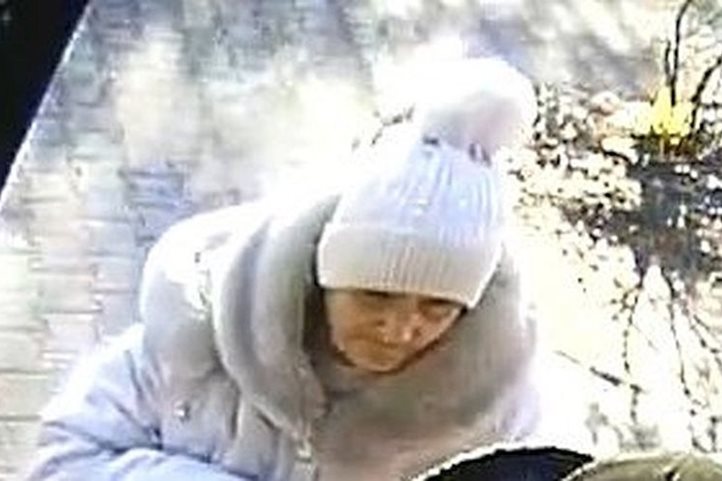 Lopás elkövetésének gyanúja miatt keresi a rendőrség. Fotó: Police.hu