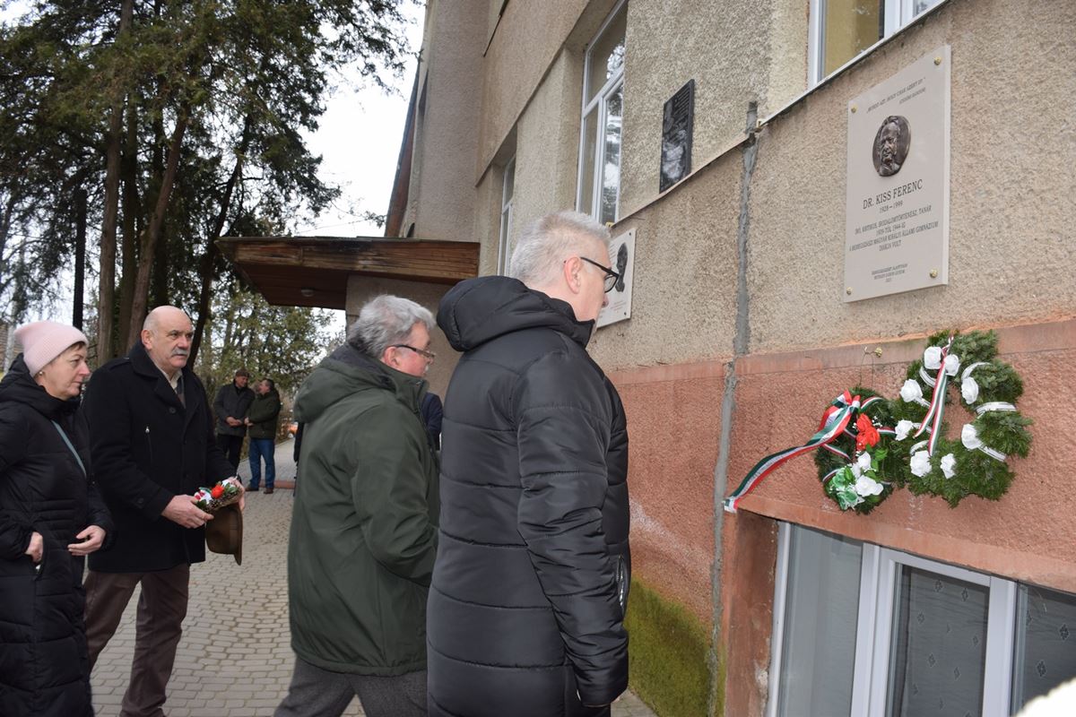Kiss Ferenc-emléktáblaavató Beregszászon: „Mondd azt, hogy csak azért is!”. Fotó: Kárpátinfo/Kovács Erzsébet