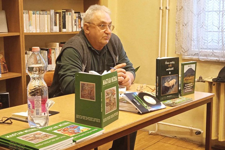 Stók Lajos könyvbemutatója Rákospalotán - Vadásztörténetek és helymegnevezések a Visk környéki Avas-hegységből