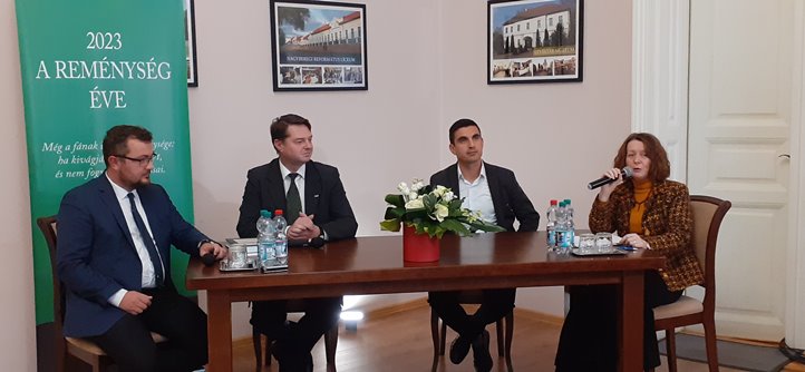 100 éves a Kárpátaljai Református Egyház. Ennek kapcsán október 19-én tartottak sajtótájékoztatót a KRE Püspöki Hivatalában.