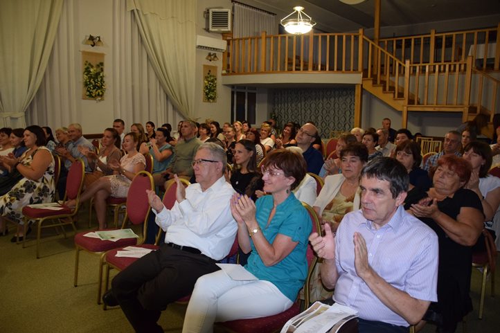 Zenés irodalmi est a Kárpátaljai Kultúrkaraván szervezésében - Vers és zene egymásra és szívekbe találása. Fotó: Kárpátinfo/Kovács Erzsébet