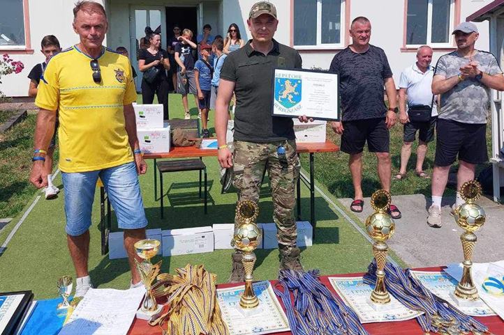 Azt is szem előtt tartjuk, hogy a sport az egészséges nemzet záloga, és a fiatal korban történő labdarúgásfejlesztés a gyermekeink egészségét szolgálja. 