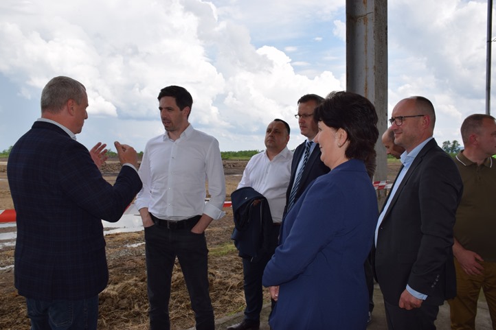 Magyar Levente, Magyarország Külgazdasági és Külügyminisztériumának parlamenti államtitkára a Beregszász mellett fekvő Makkosjánosiban. Fotó: Kárpátinfo/Kovács Elemér