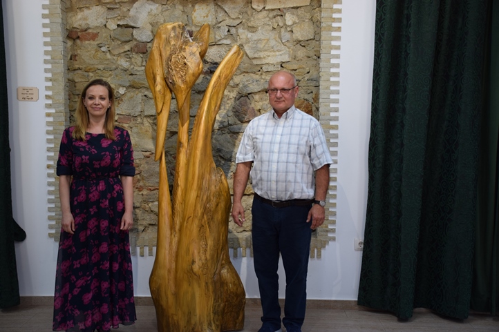 Szoboravató a Kárpátaljai Megyei Magyar Drámai Színházban. Fotó: Kárpátinfo/Kovács Elemér