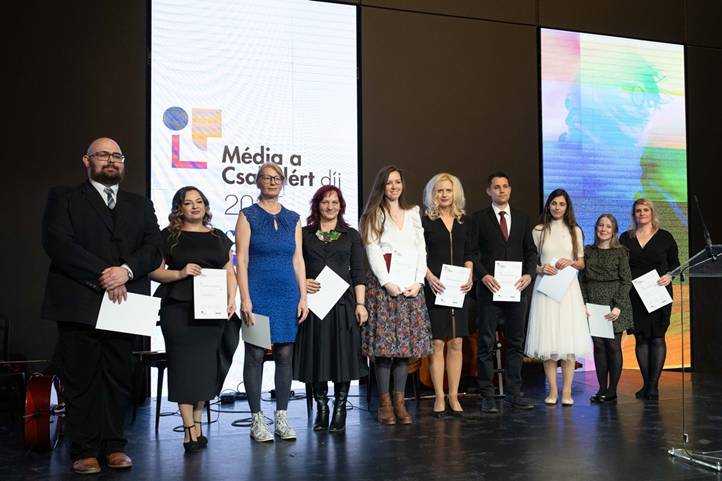 Átadták a megújult Média a Családért díjakat. Döntősök. A nyertesek között Bursza Krisztina, a Kárpátalja.ma újságírója