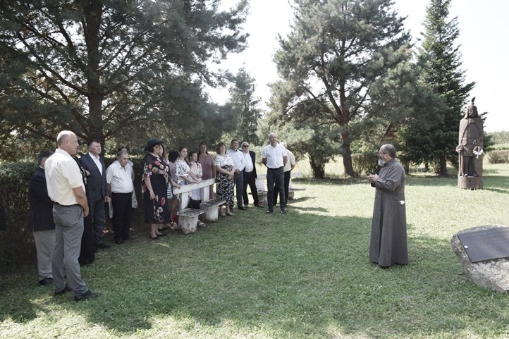 Államalapító Szent István királyunk ünnepén - Csöndes megemlékezés a Tiszacsomai Honfoglalási Emlékparkban