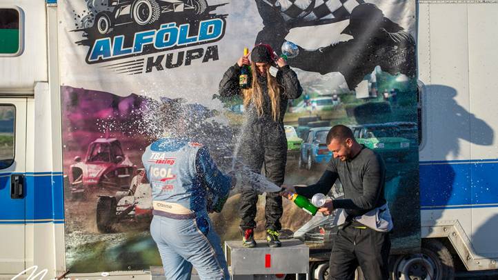 Fiatal, Gyors, és Elszánt - Mira újra a pályán! Fotó: Mihalik Mira Archív – Marcsi Fotó – Balog Tünde - Hajóka SportFotó